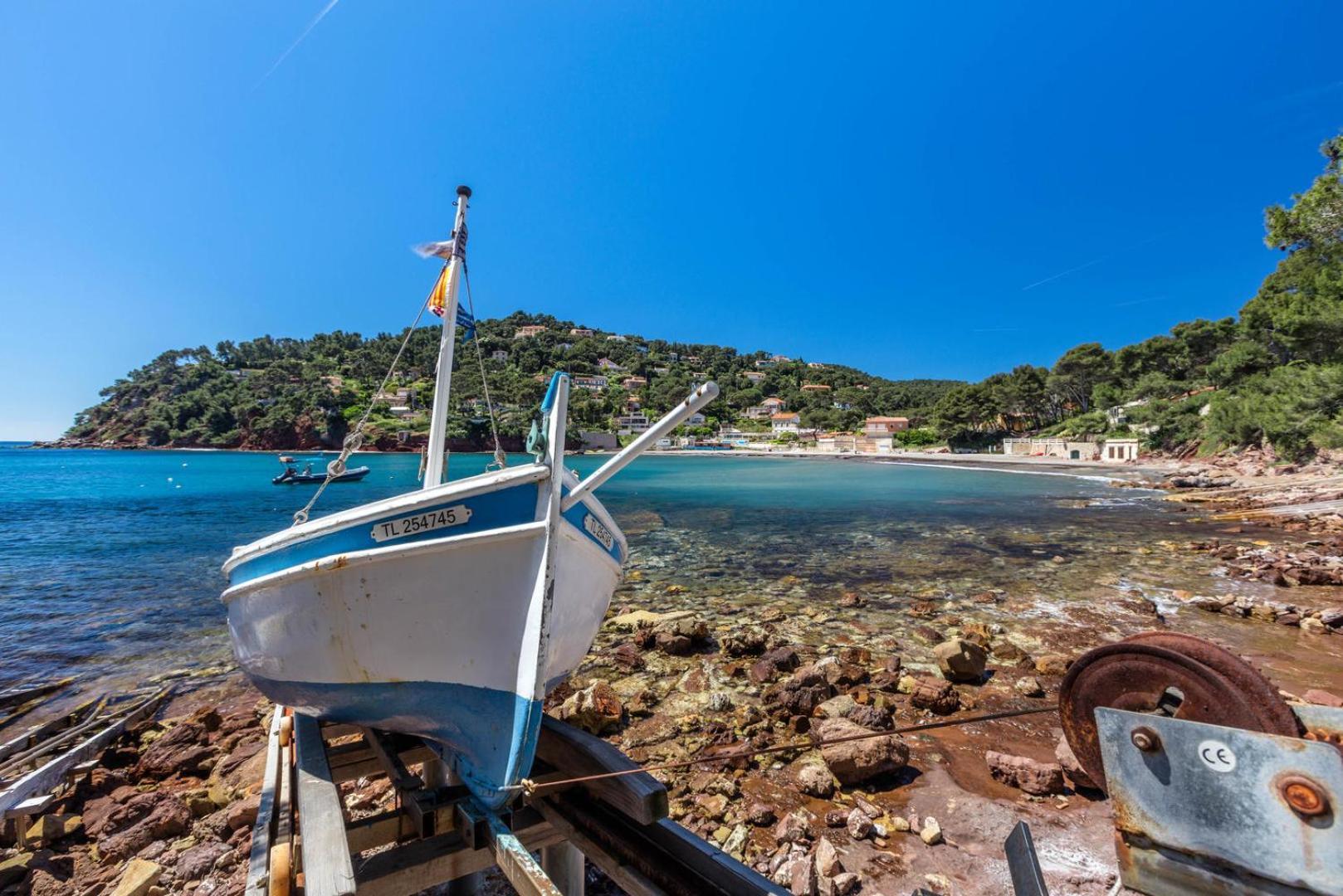 Les Bois Flottes . Plage De La Verne La Seyne-sur-Mer Eksteriør billede